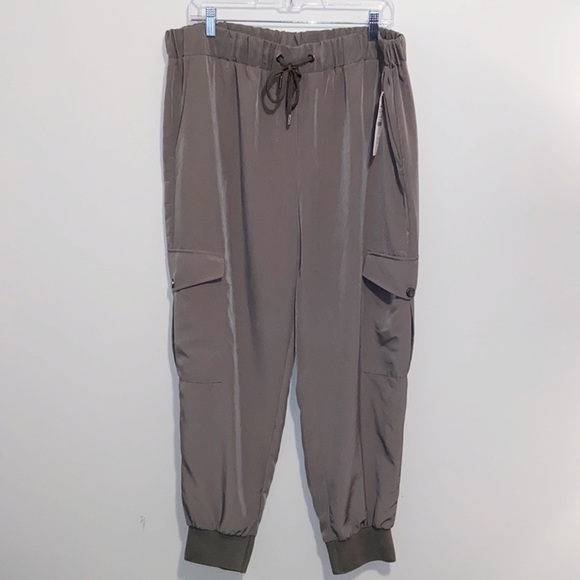 NWT Zara Olive Green joggers Size XXL - Picture 1 of 11